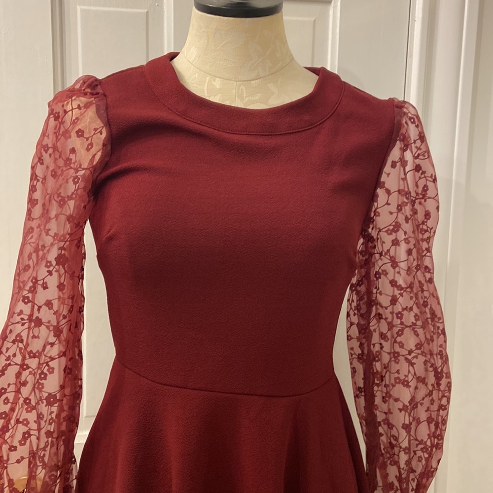 RED FORMAL DRESS - Picture 2 of 5